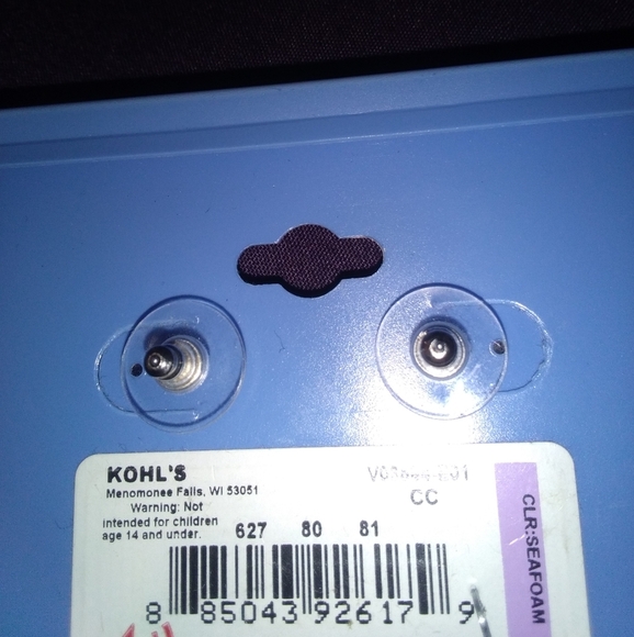 Earrings by Vera Wang - Picture 2 of 2